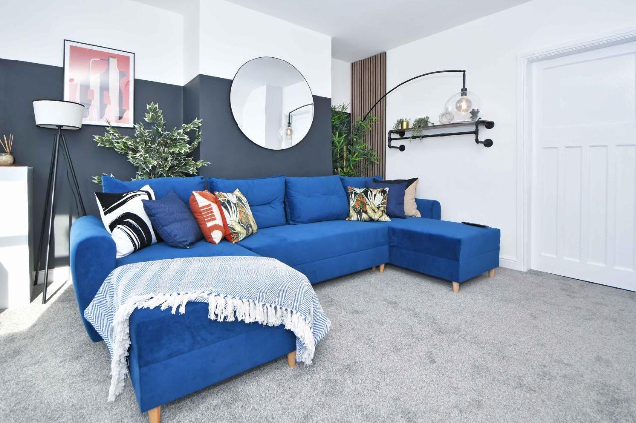Lily House By Yourstays - Cosy 3 Bedroom House In Crewe Εξωτερικό φωτογραφία