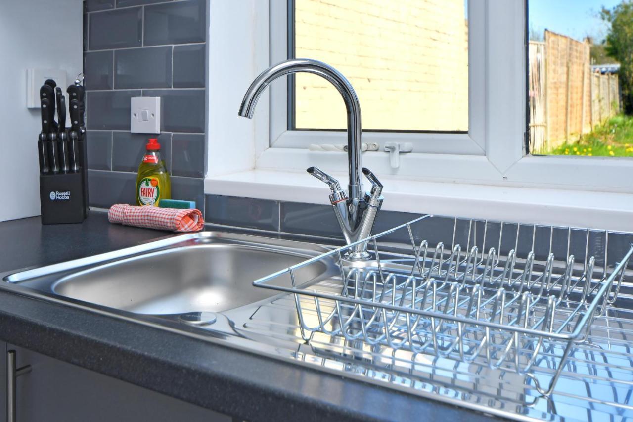 Lily House By Yourstays - Cosy 3 Bedroom House In Crewe Εξωτερικό φωτογραφία